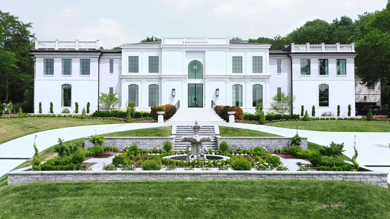 Front elevation and fountain arrival of the Harpeth Hills Estate in Belle Meade, Nashville