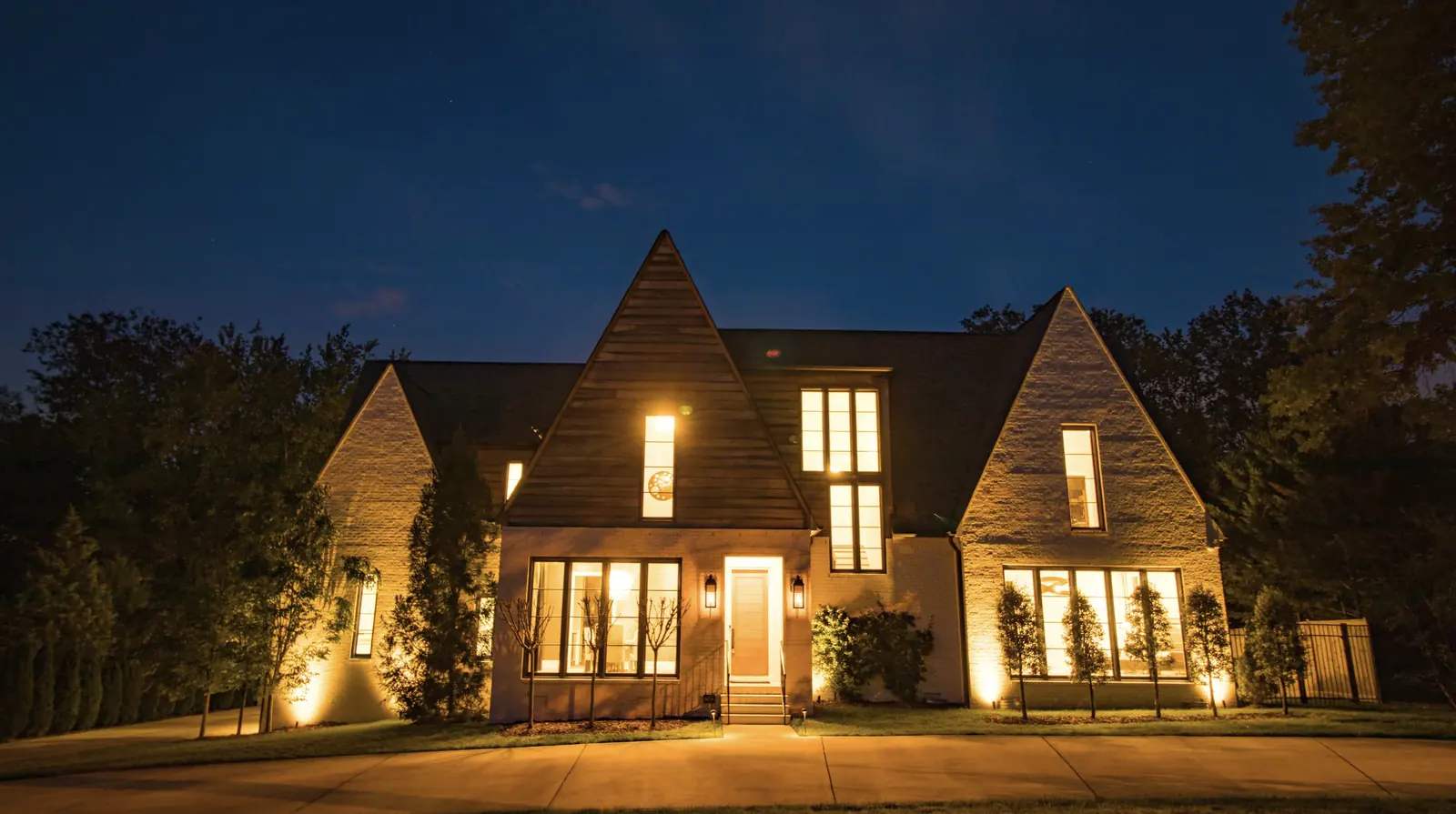 Twilight exterior of a Nashville property